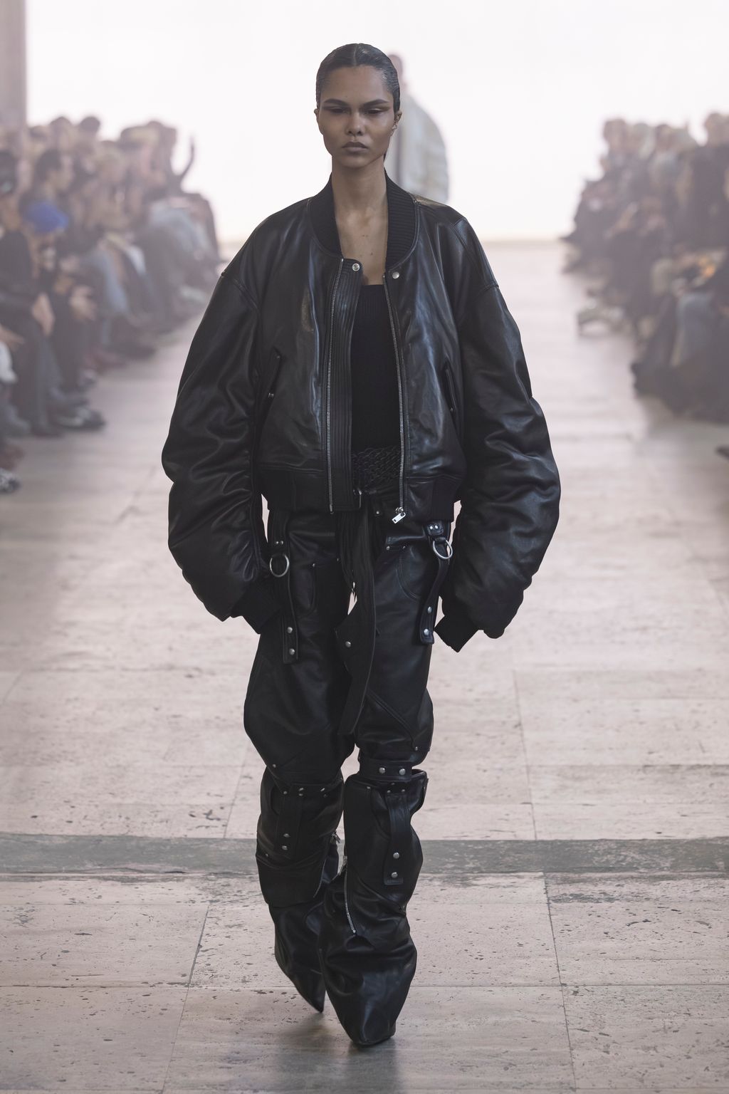 Fashion Week Paris Fall/Winter 2025 look 35 from the Rick Owens collection womenswear