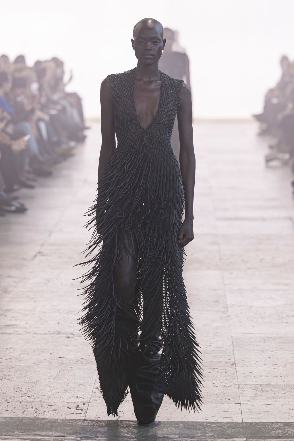 Fashion Week Paris Fall/Winter 2025 look 48 from the Rick Owens collection womenswear