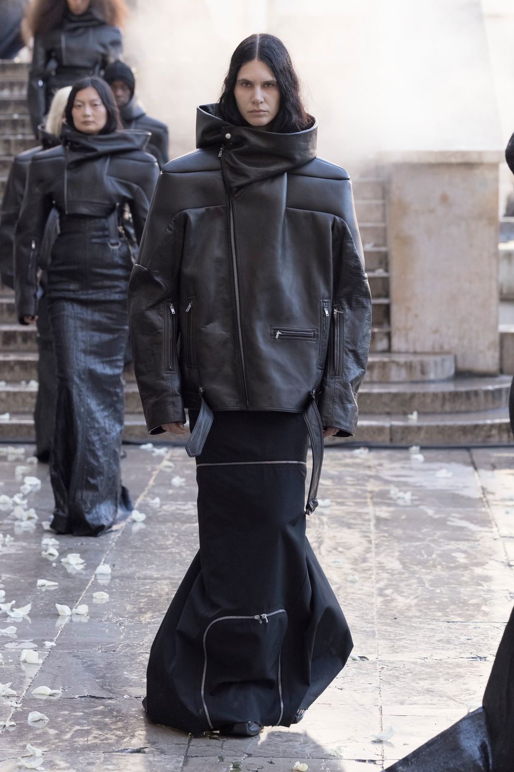 Fashion Week Paris Spring-Summer 2025 look 27 from the Rick Owens collection womenswear