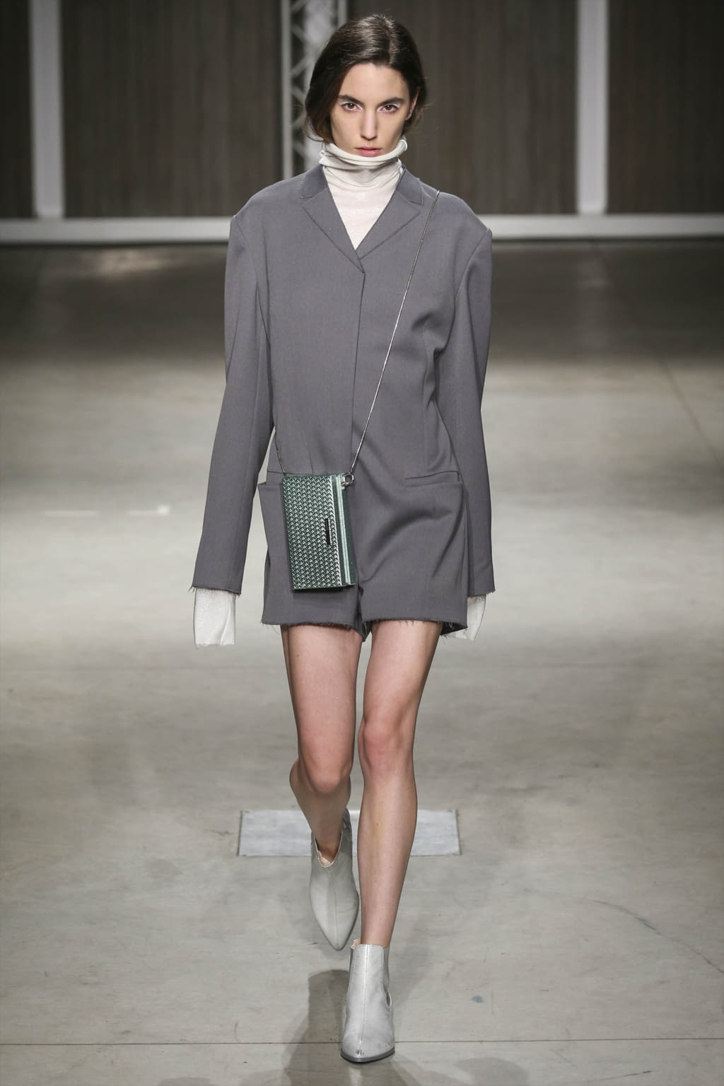 Fashion Week Milan Fall/Winter 2017 look 11 from the Ricostru collection womenswear