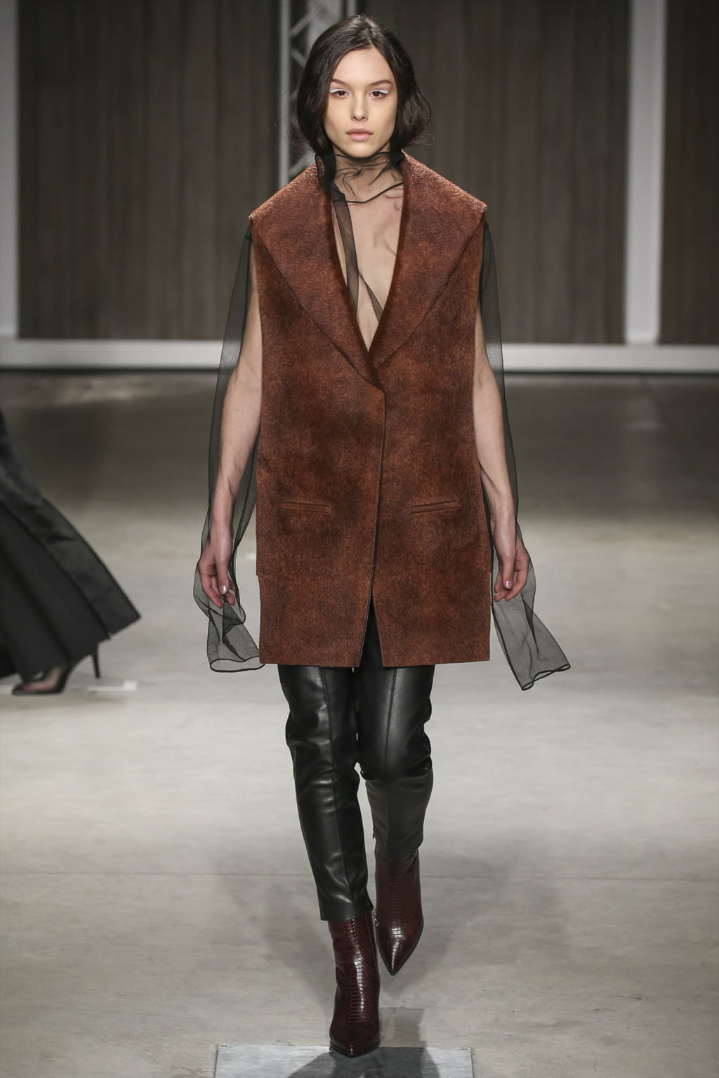 Fashion Week Milan Fall/Winter 2017 look 24 from the Ricostru collection womenswear