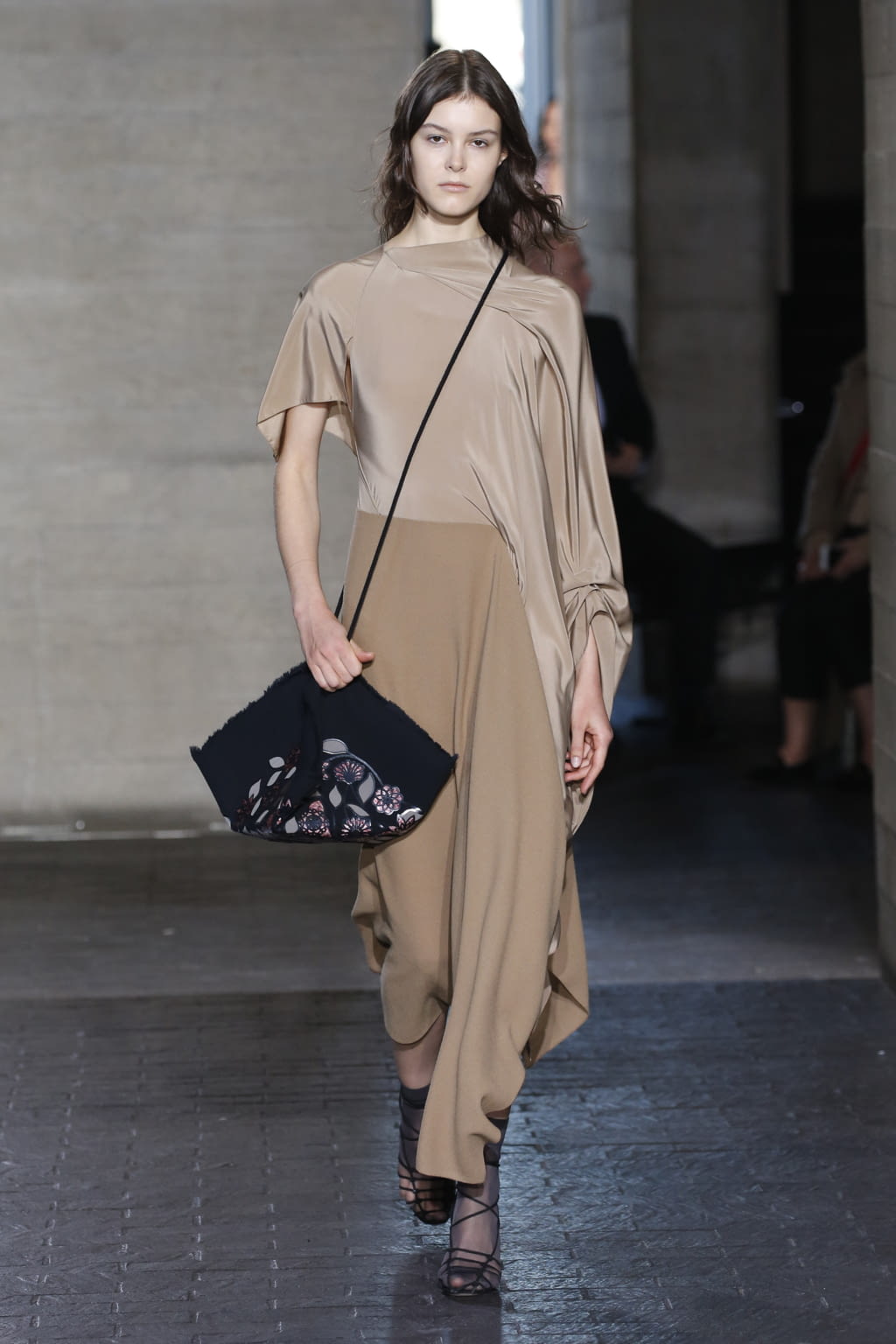 Fashion Week London Fall/Winter 2019 look 13 from the Roland Mouret collection womenswear