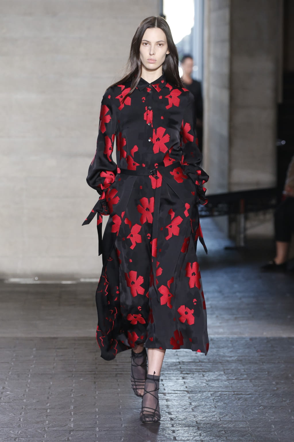 Fashion Week London Fall/Winter 2019 look 3 from the Roland Mouret collection 女装