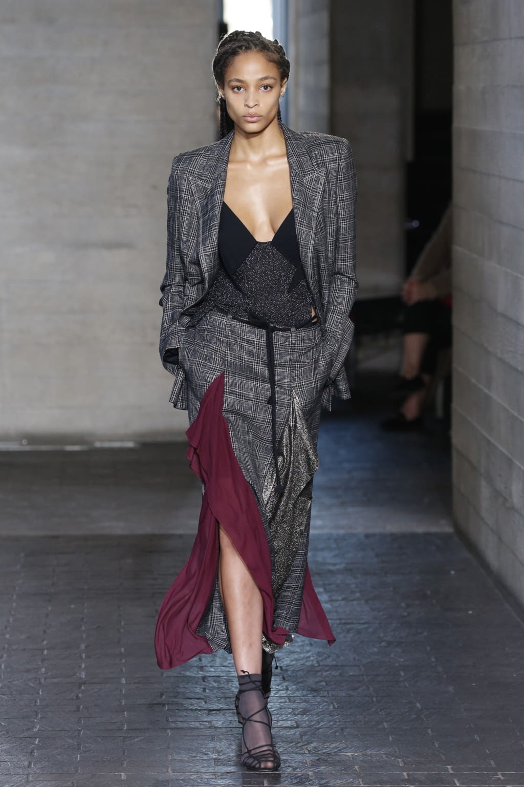 Fashion Week London Fall/Winter 2019 look 36 from the Roland Mouret collection womenswear