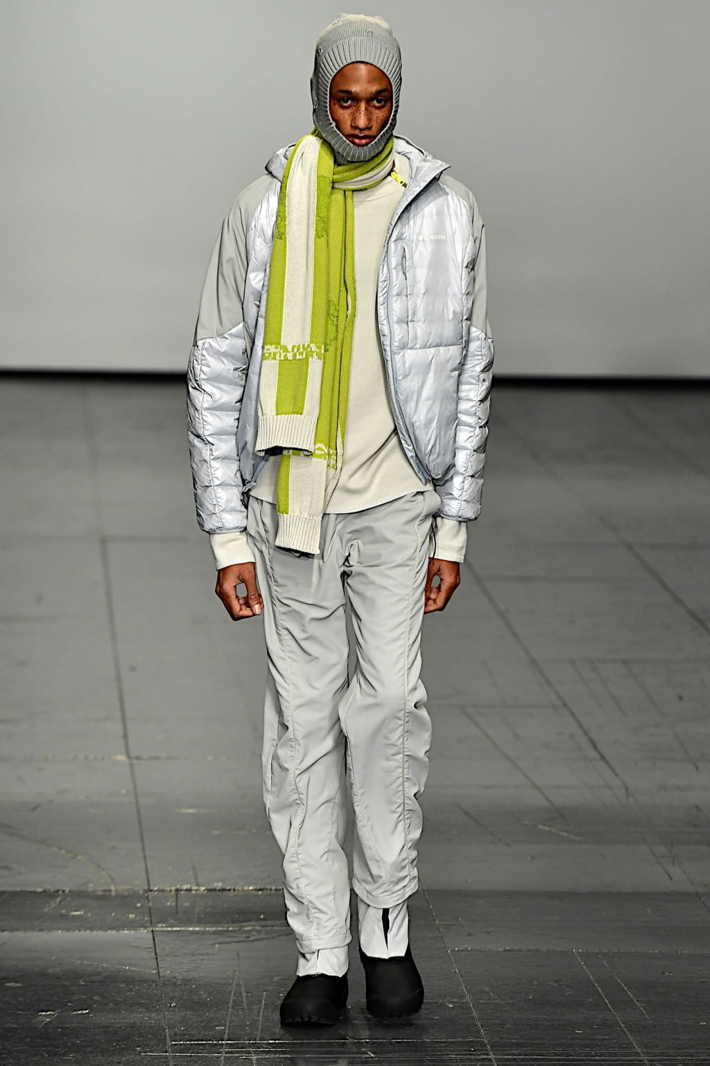 Fashion Week London Fall/Winter 2022 look 7 from the Robyn Lynch collection 男装