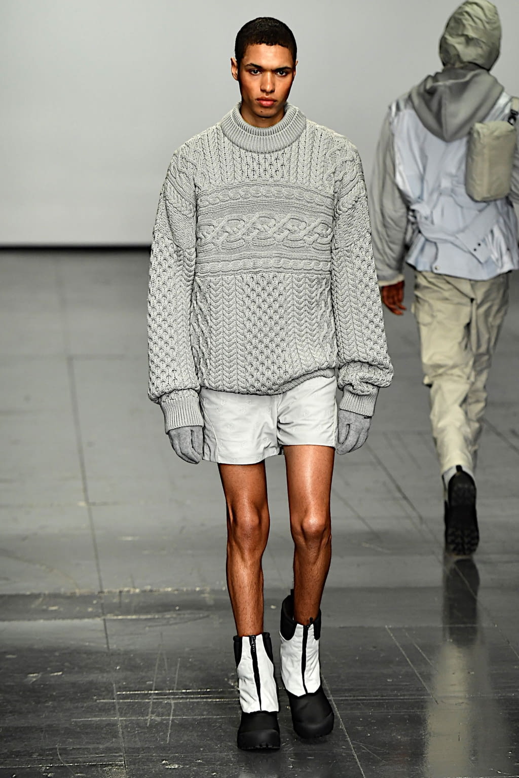 Fashion Week London Fall/Winter 2022 look 9 from the Robyn Lynch collection 男装