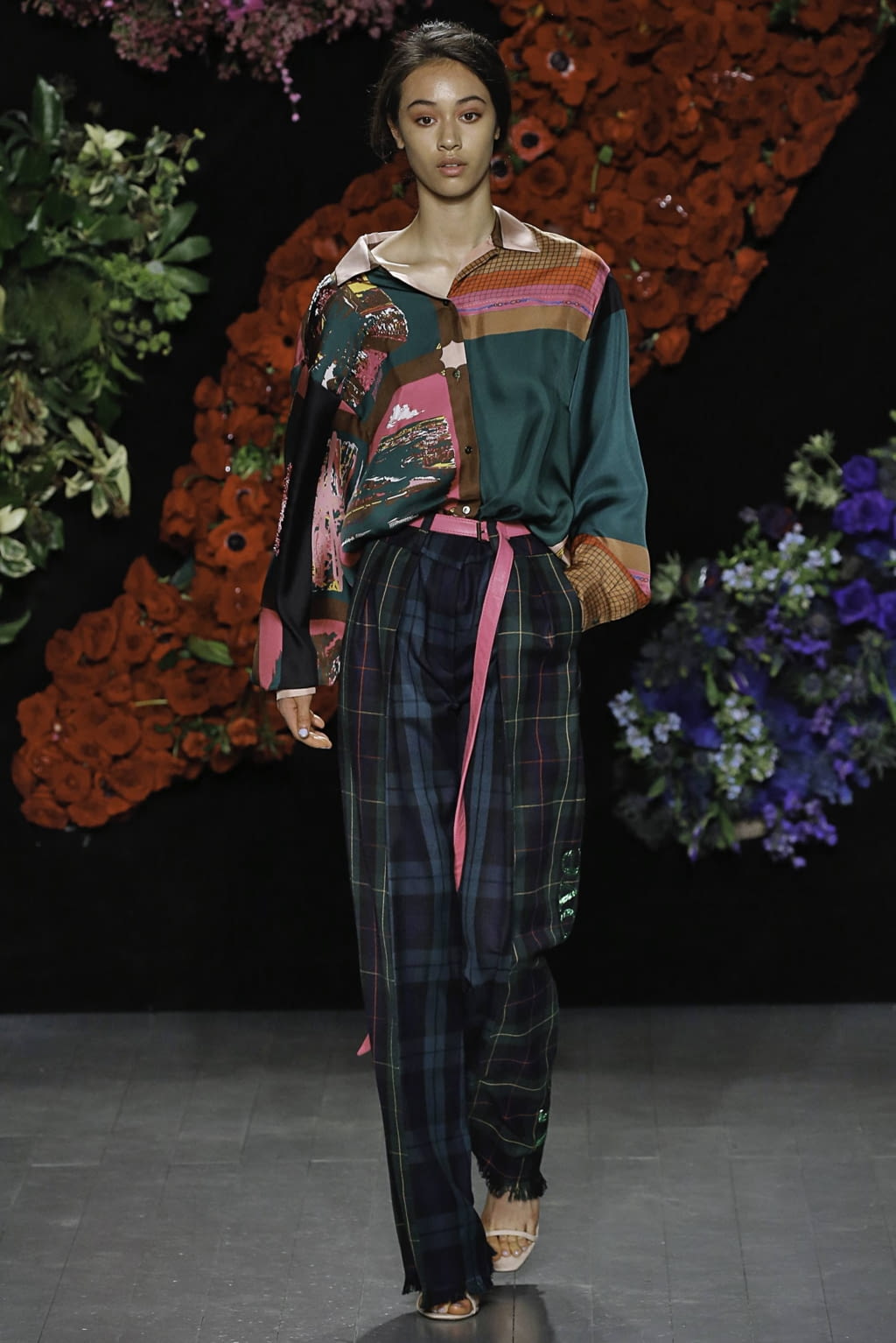 Fashion Week London Fall/Winter 2019 look 11 from the Roberta Einer collection 女装