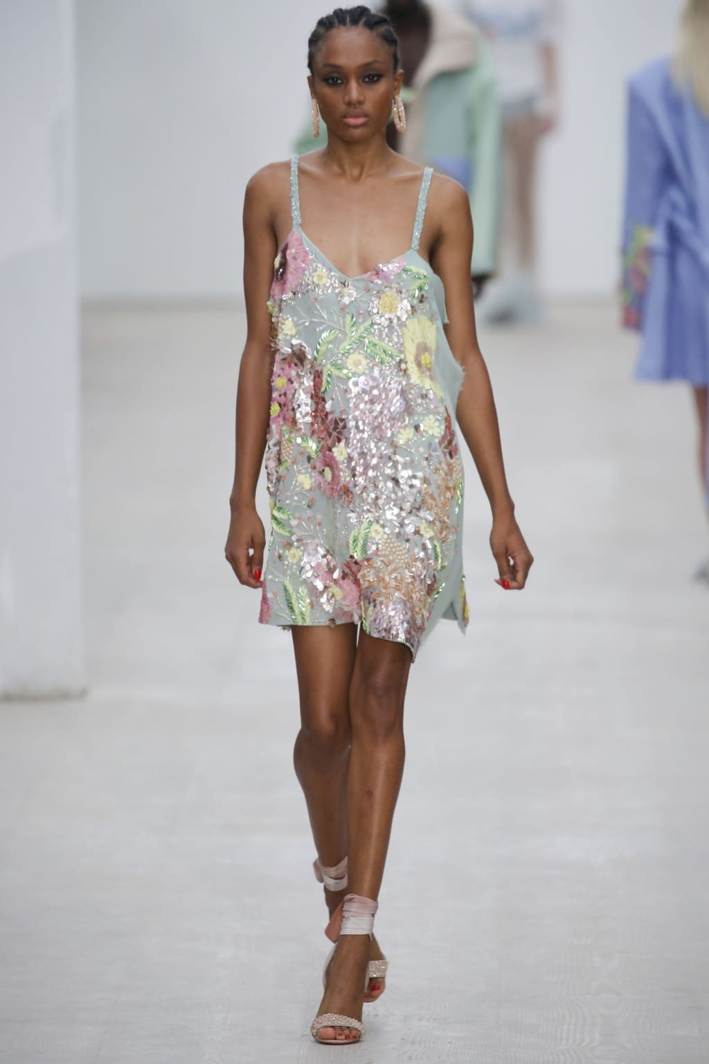 Fashion Week London Spring/Summer 2020 look 13 from the Roberta Einer collection 女装