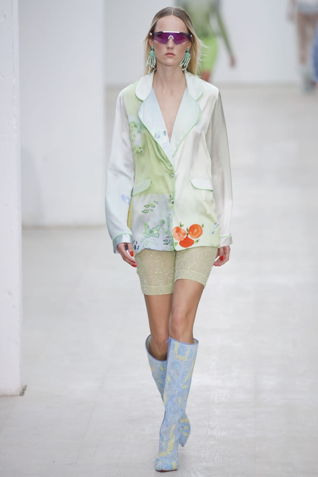 Fashion Week London Spring/Summer 2020 look 18 from the Roberta Einer collection 女装