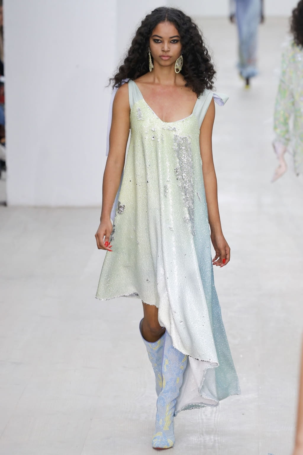Fashion Week London Spring/Summer 2020 look 30 from the Roberta Einer collection womenswear