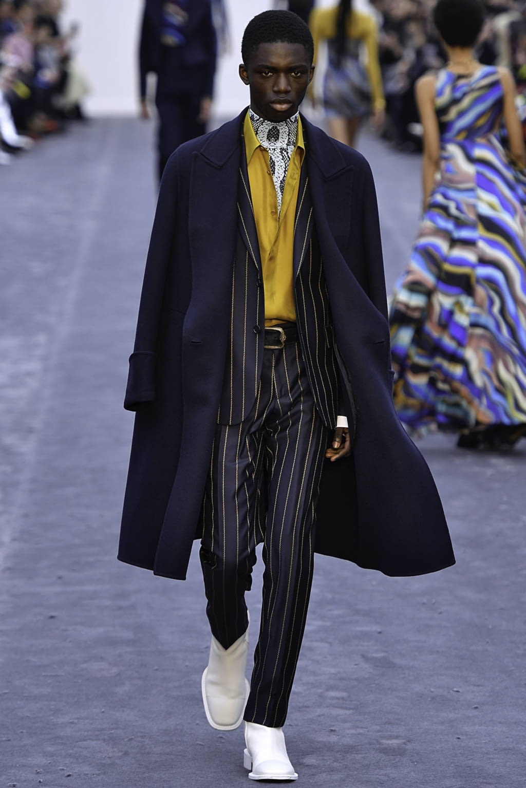 Fashion Week Milan Fall/Winter 2019 look 13 from the Roberto Cavalli collection 女装