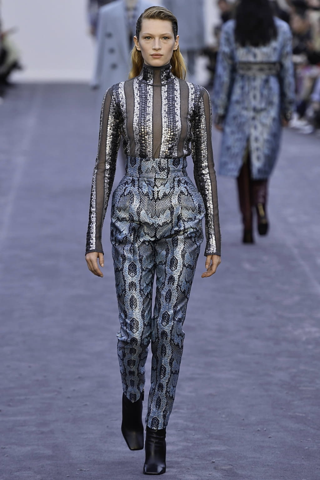 Fashion Week Milan Fall/Winter 2019 look 23 from the Roberto Cavalli collection 女装