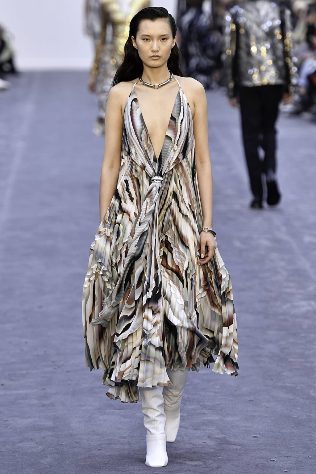 Fashion Week Milan Fall/Winter 2019 look 40 from the Roberto Cavalli collection 女装
