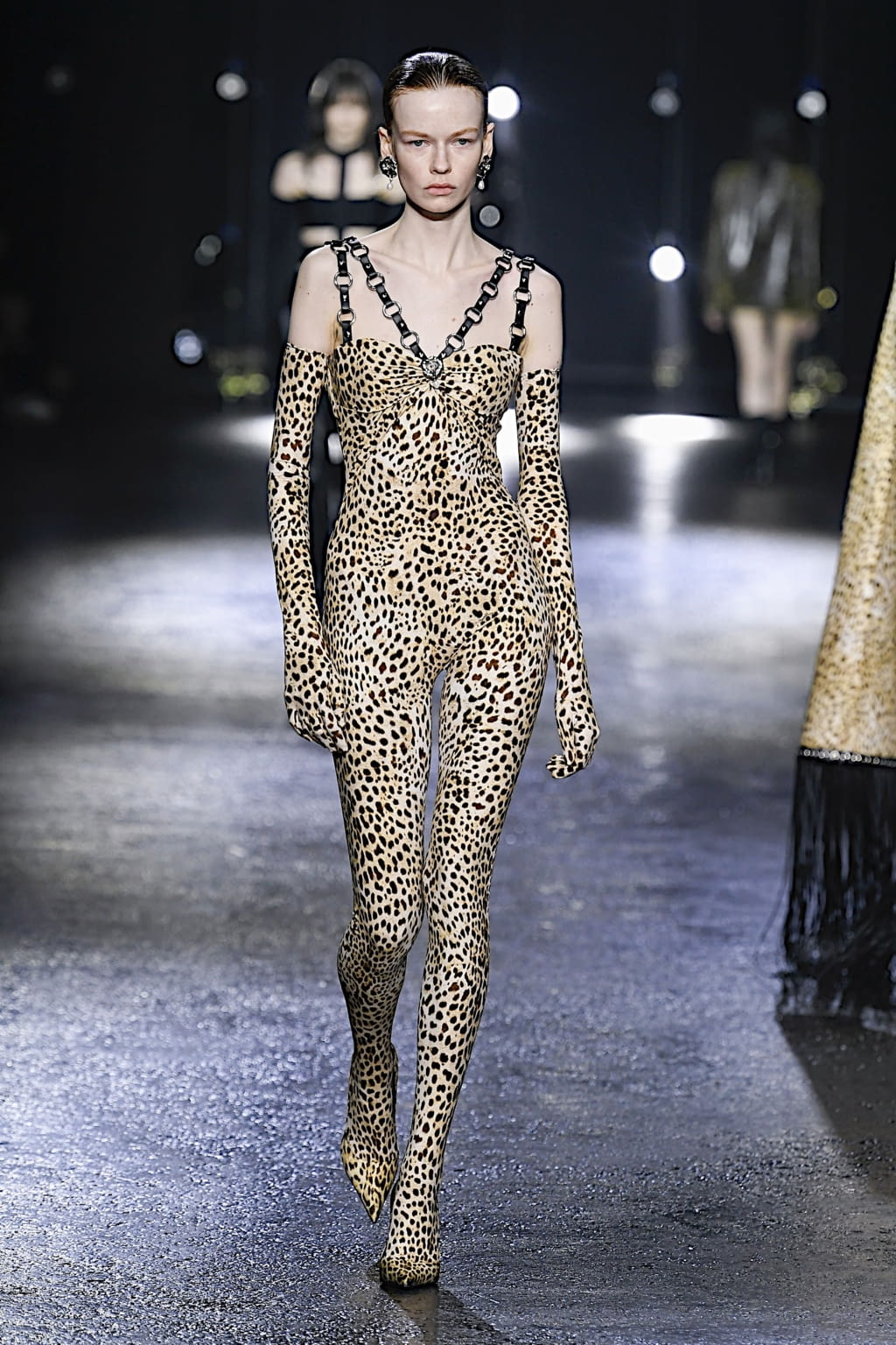 Fashion Week Milan Fall/Winter 2022 look 8 from the Roberto Cavalli collection 女装