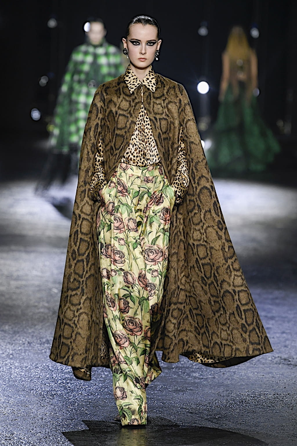 Fashion Week Milan Fall/Winter 2022 look 23 from the Roberto Cavalli collection 女装