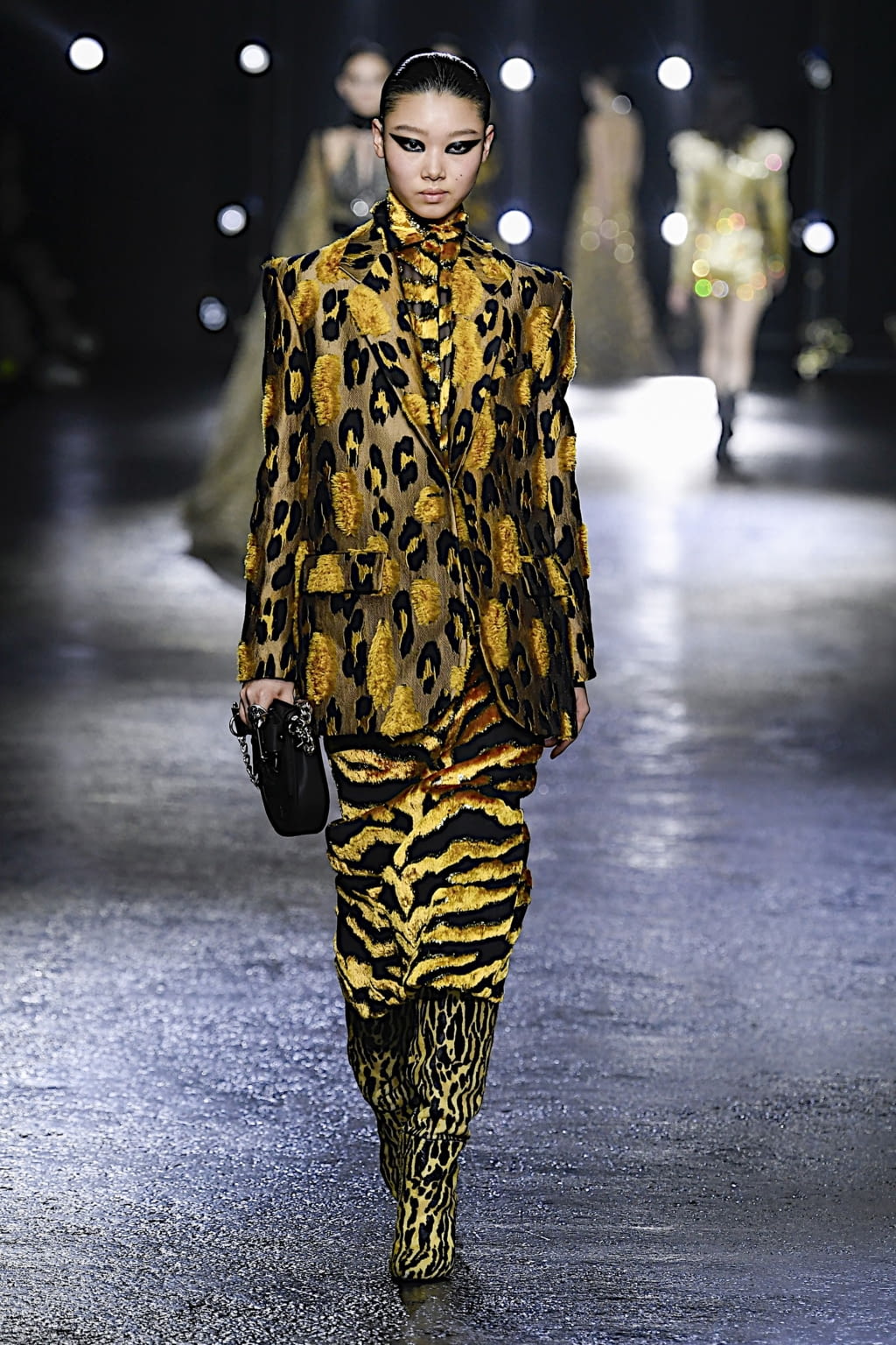 Fashion Week Milan Fall/Winter 2022 look 34 de la collection Roberto Cavalli womenswear