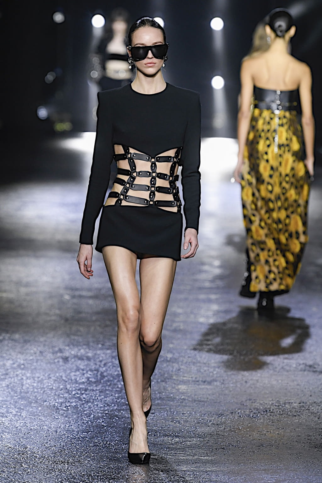 Fashion Week Milan Fall/Winter 2022 look 40 from the Roberto Cavalli collection womenswear