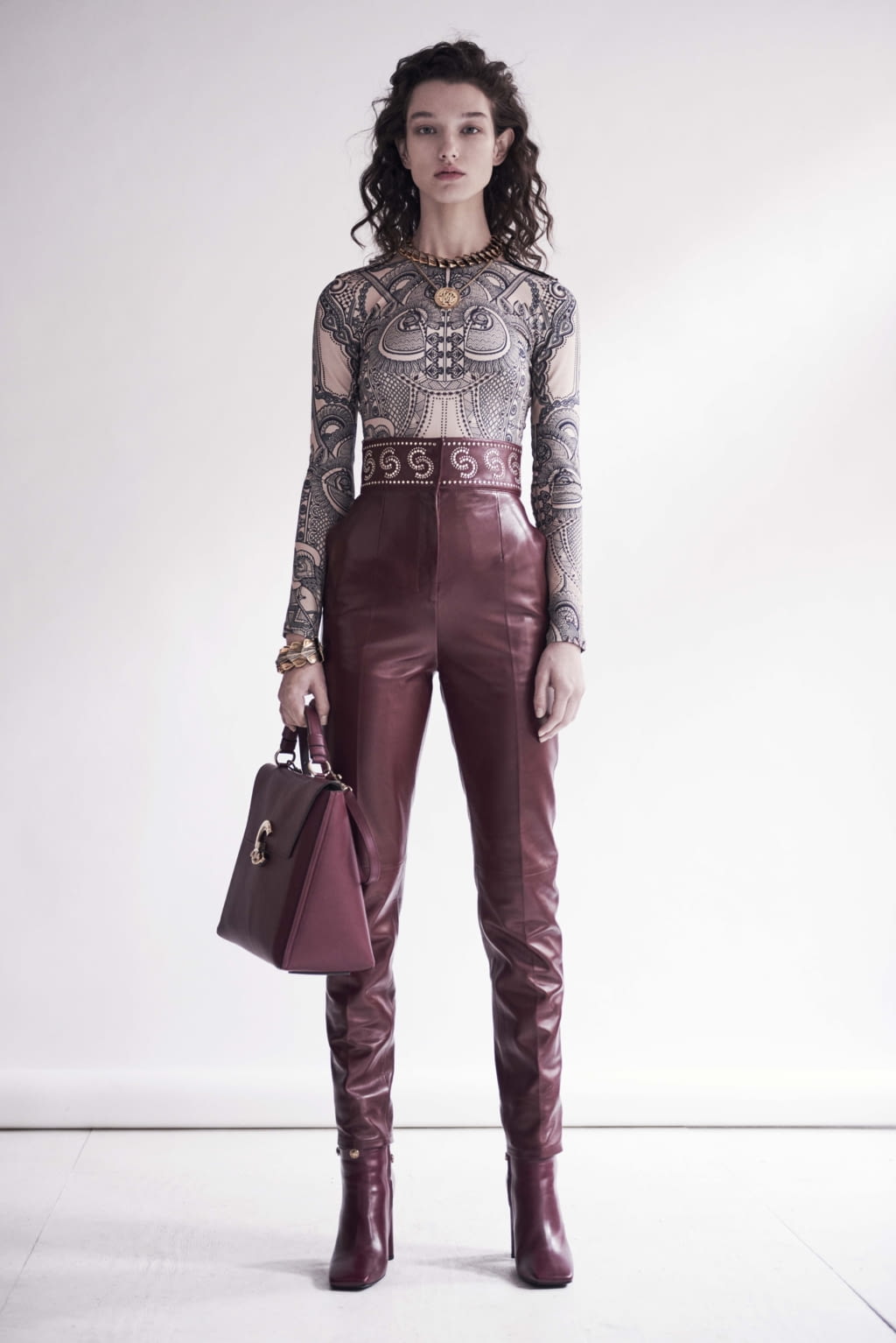 Fashion Week Milan Pre-Fall 2019 look 2 from the Roberto Cavalli collection 女装