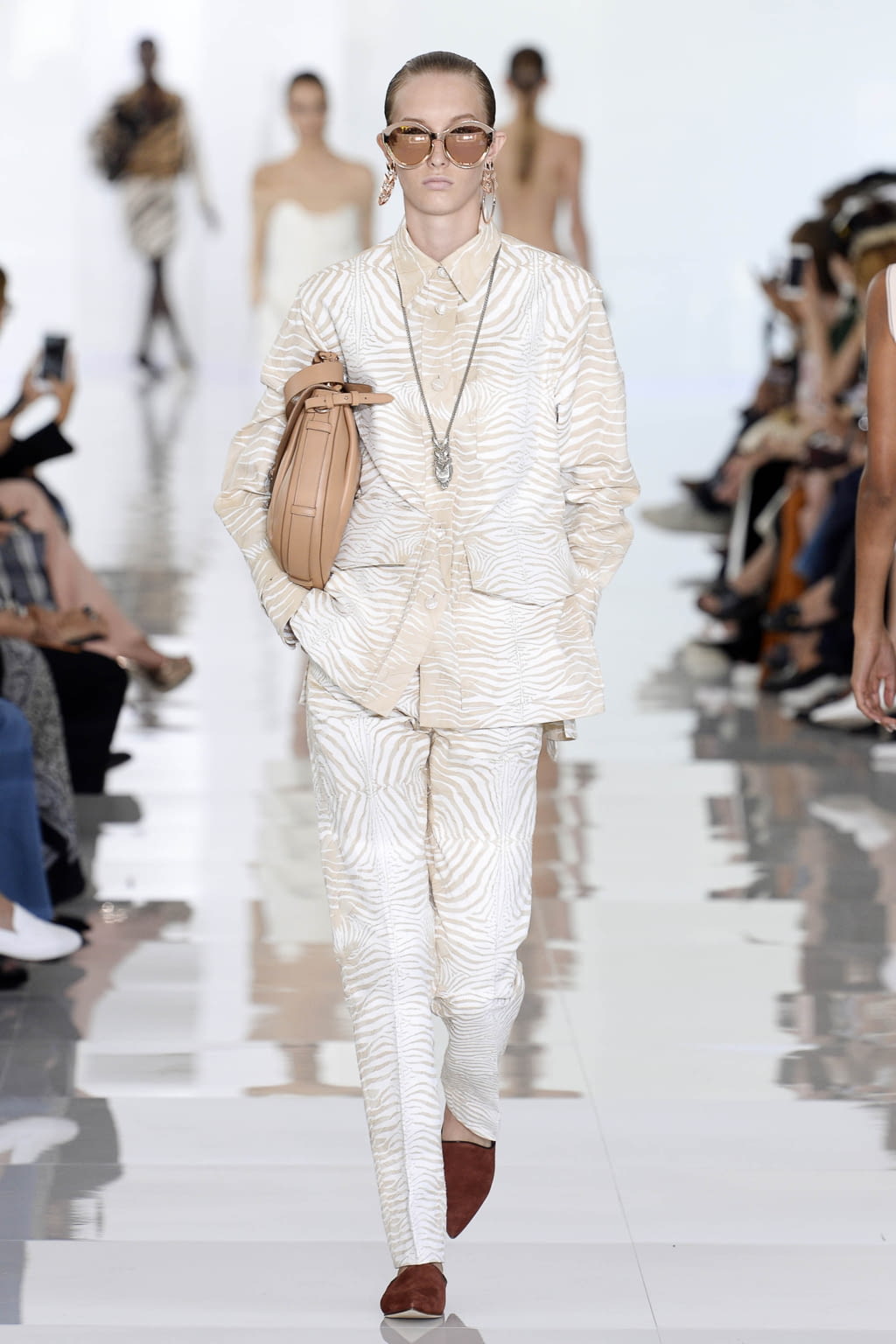 Fashion Week Milan Spring/Summer 2018 look 14 from the Roberto Cavalli collection womenswear