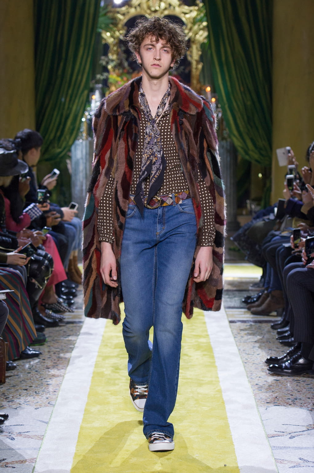 Fashion Week Milan Fall/Winter 2016 look 12 from the Roberto Cavalli collection 女装