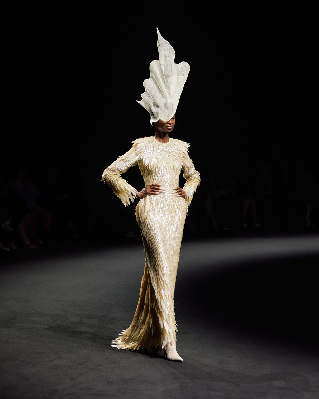 Fashion Week Paris Fall/Winter 2025 look 13 from the Robert Wun collection couture