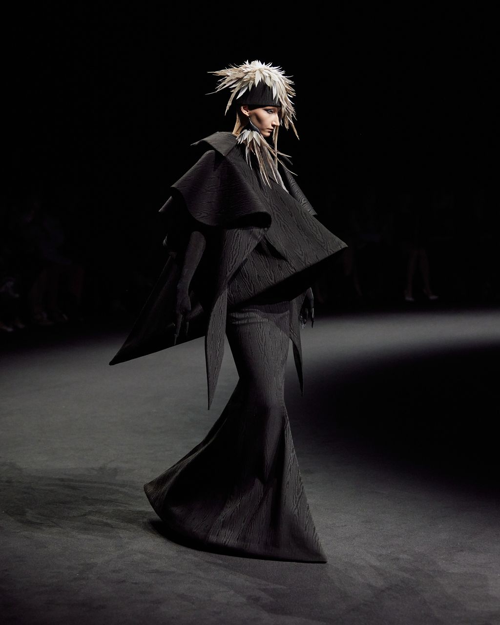 Fashion Week Paris Fall/Winter 2025 look 14 from the Robert Wun collection couture