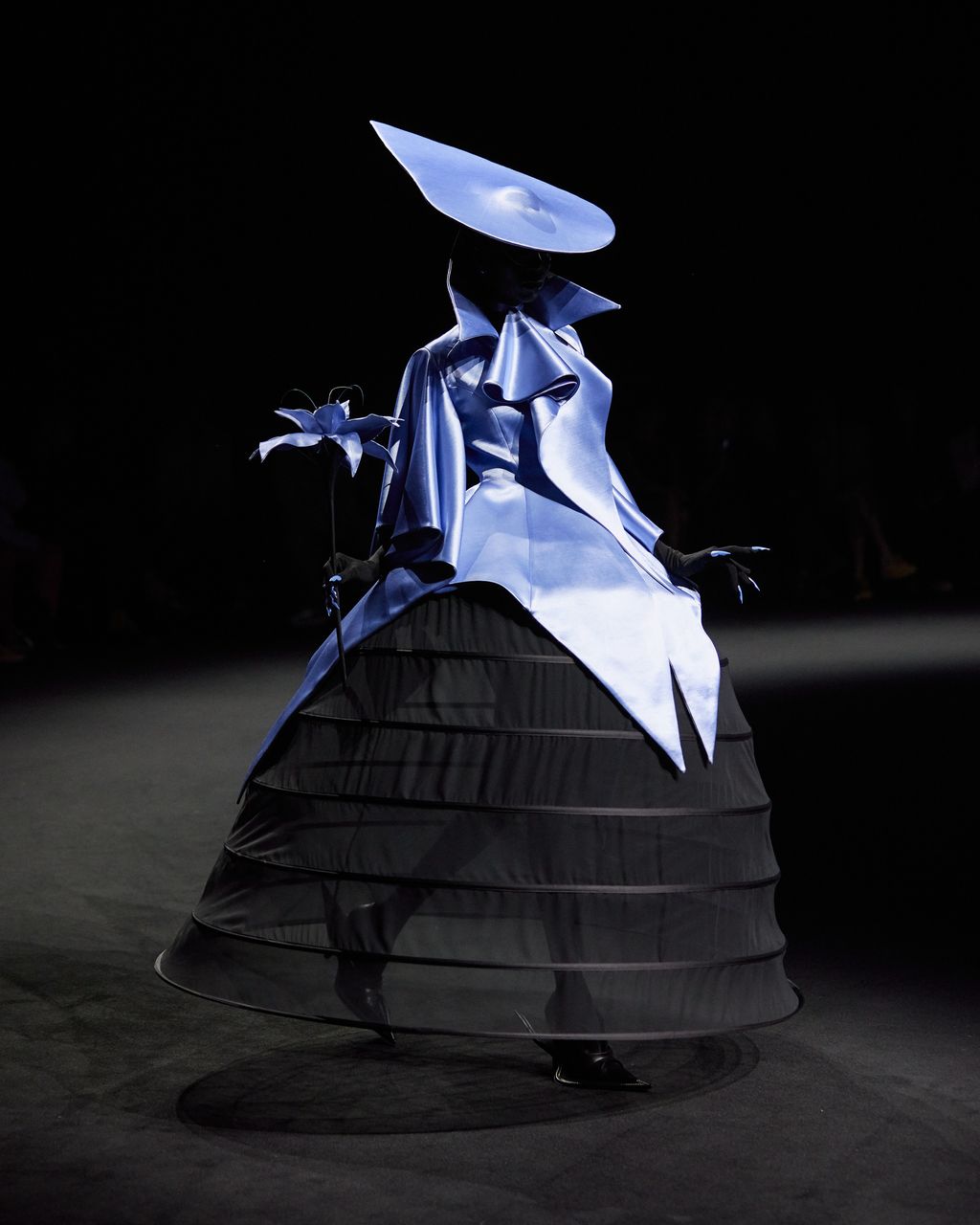 Fashion Week Paris Fall/Winter 2025 look 17 from the Robert Wun collection couture