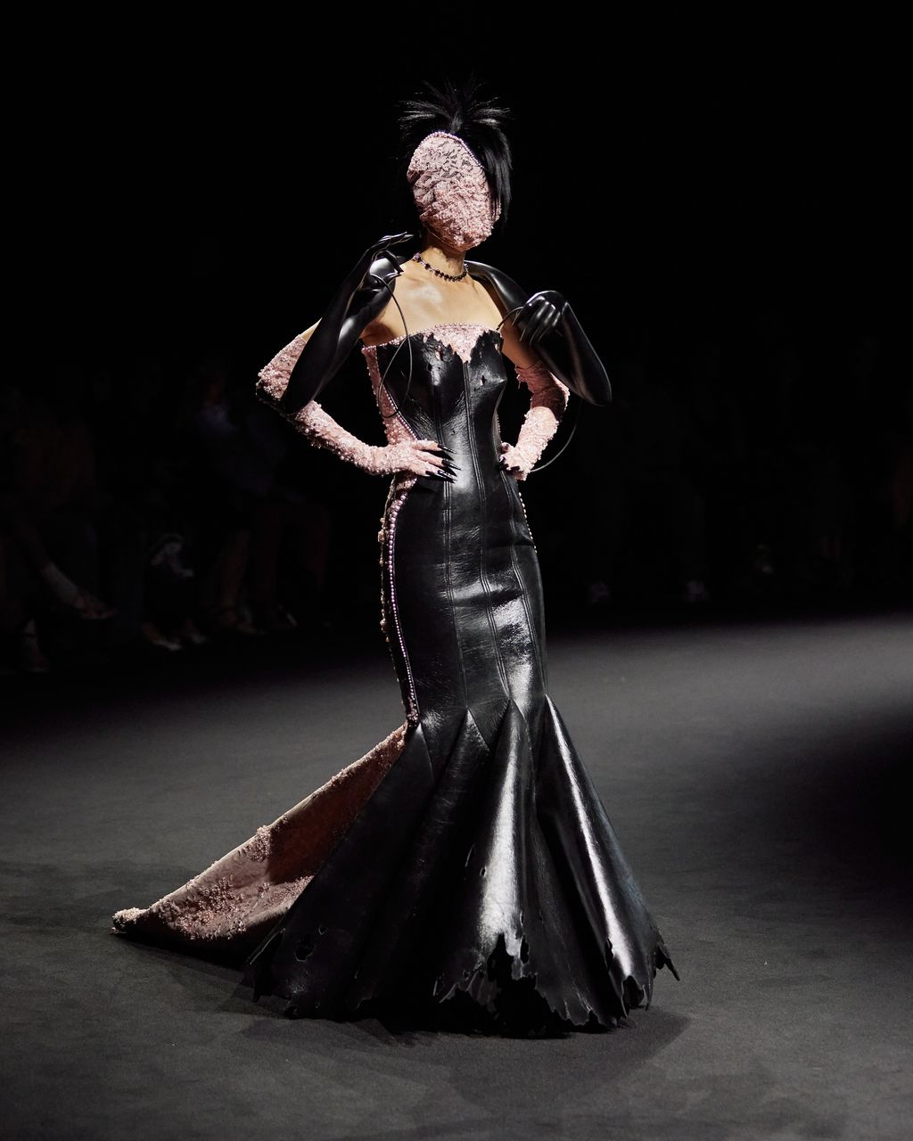 Fashion Week Paris Fall/Winter 2025 look 21 from the Robert Wun collection couture