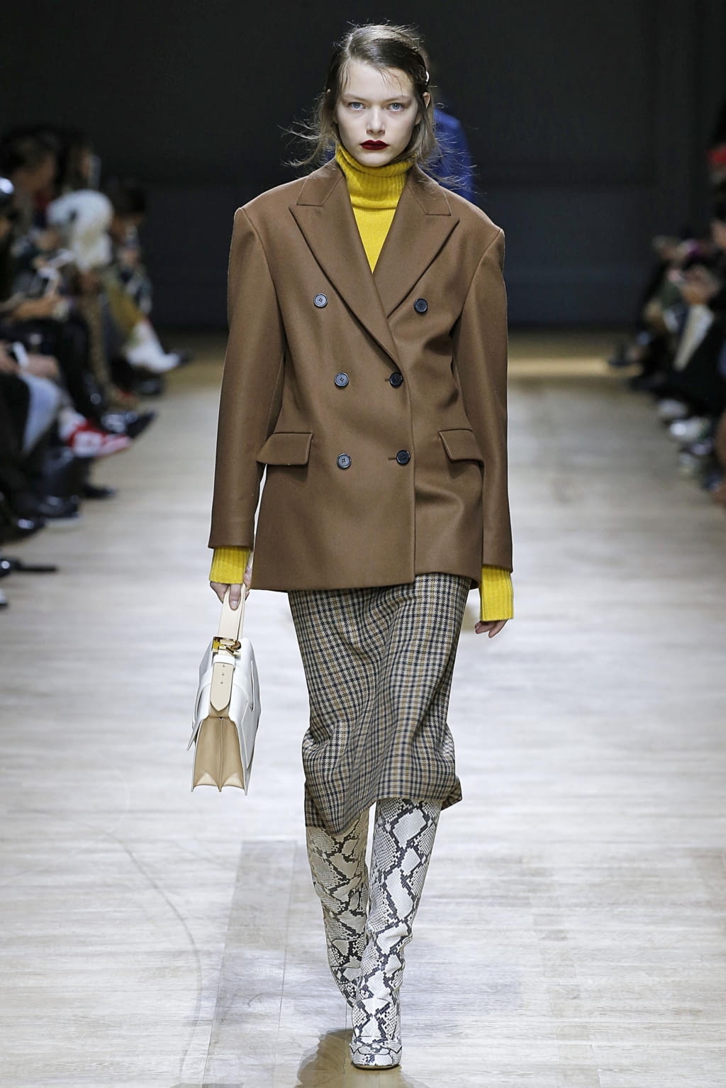 Fashion Week Paris Fall/Winter 2018 look 4 from the Rochas collection 女装