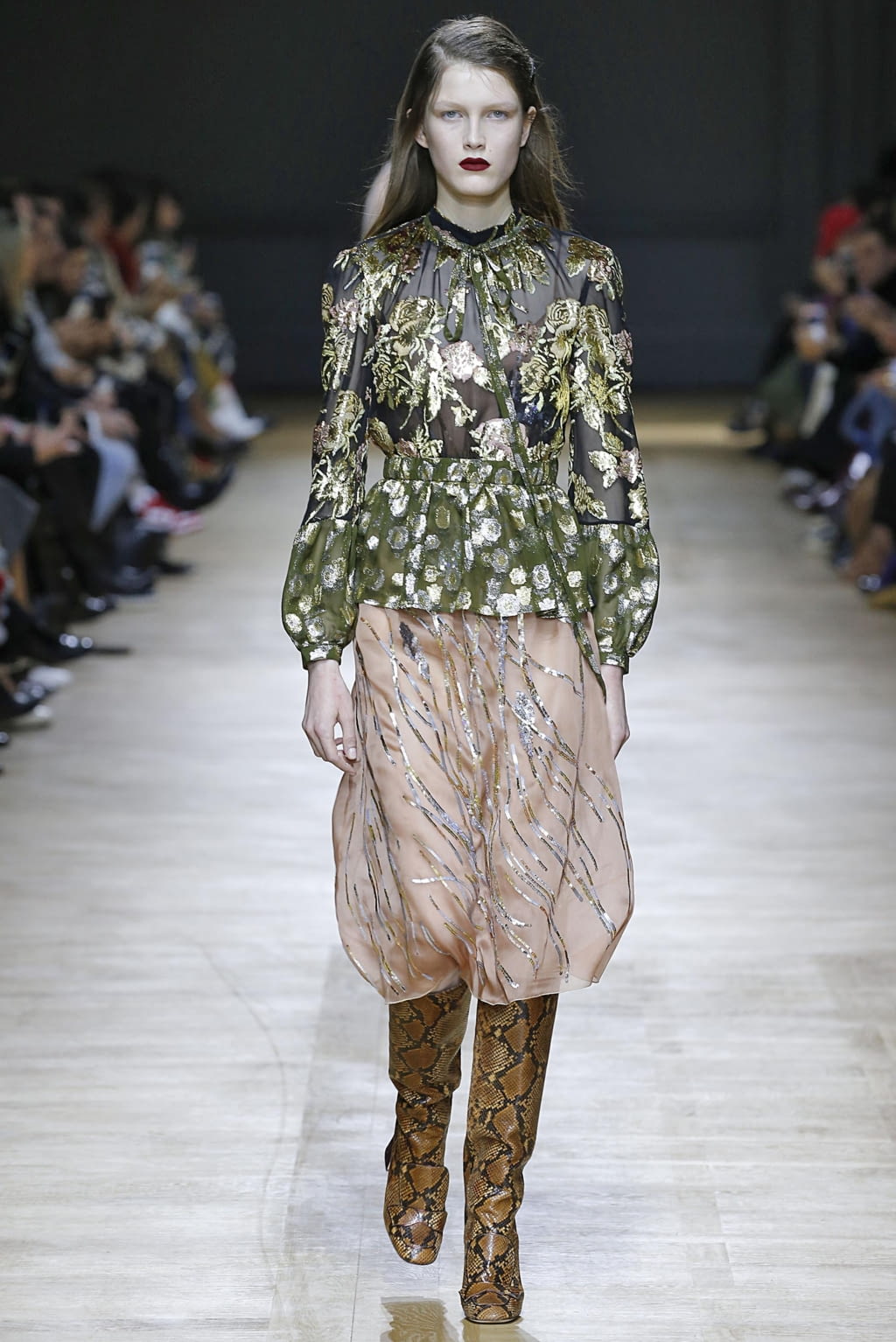 Fashion Week Paris Fall/Winter 2018 look 13 from the Rochas collection womenswear