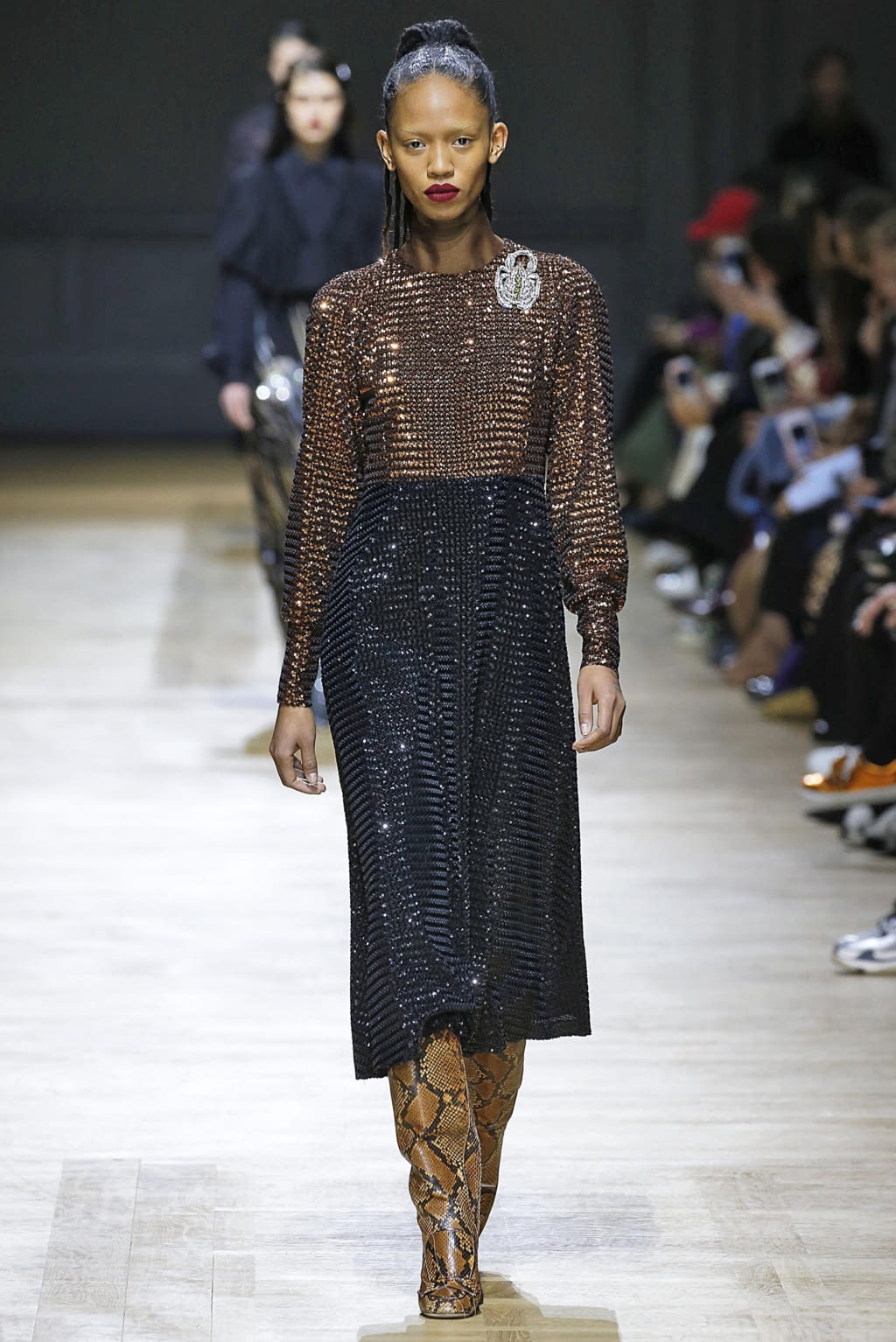 Fashion Week Paris Fall/Winter 2018 look 16 from the Rochas collection womenswear