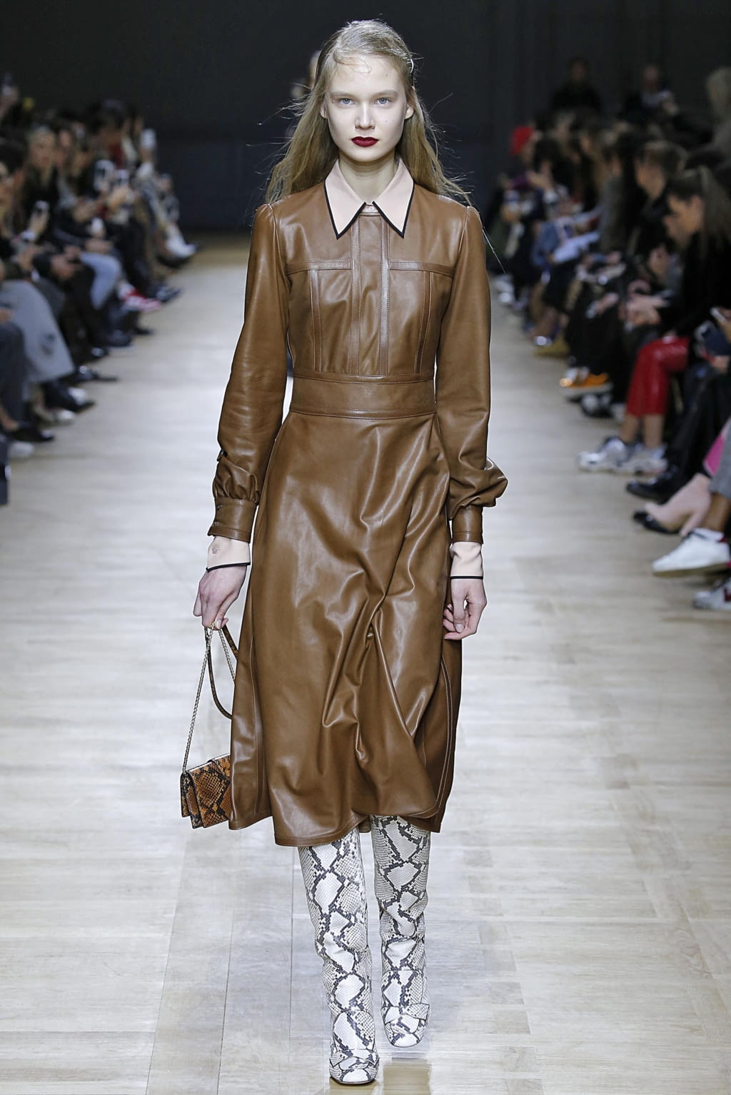 Fashion Week Paris Fall/Winter 2018 look 21 from the Rochas collection womenswear