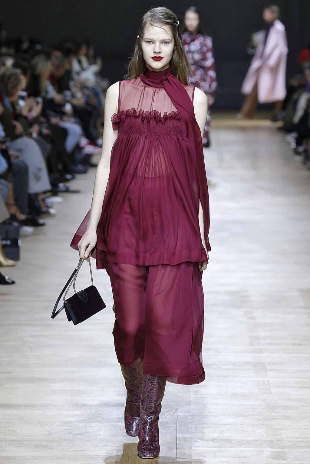Fashion Week Paris Fall/Winter 2018 look 24 from the Rochas collection womenswear