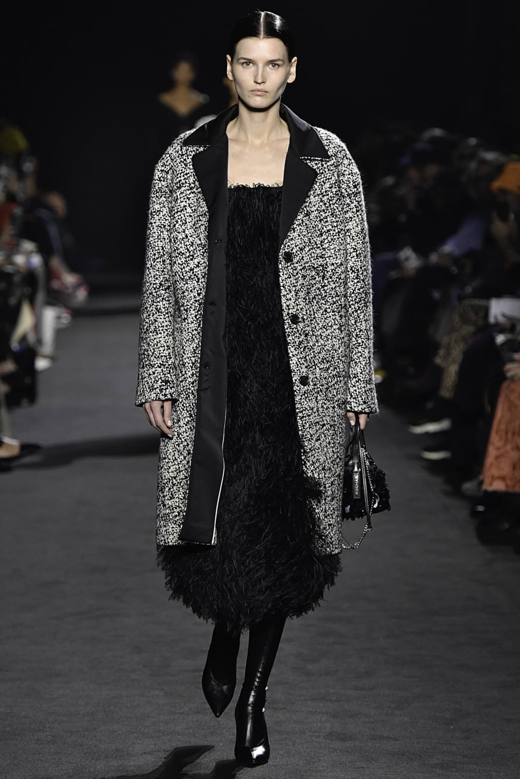 Fashion Week Paris Fall/Winter 2019 look 3 de la collection Rochas womenswear