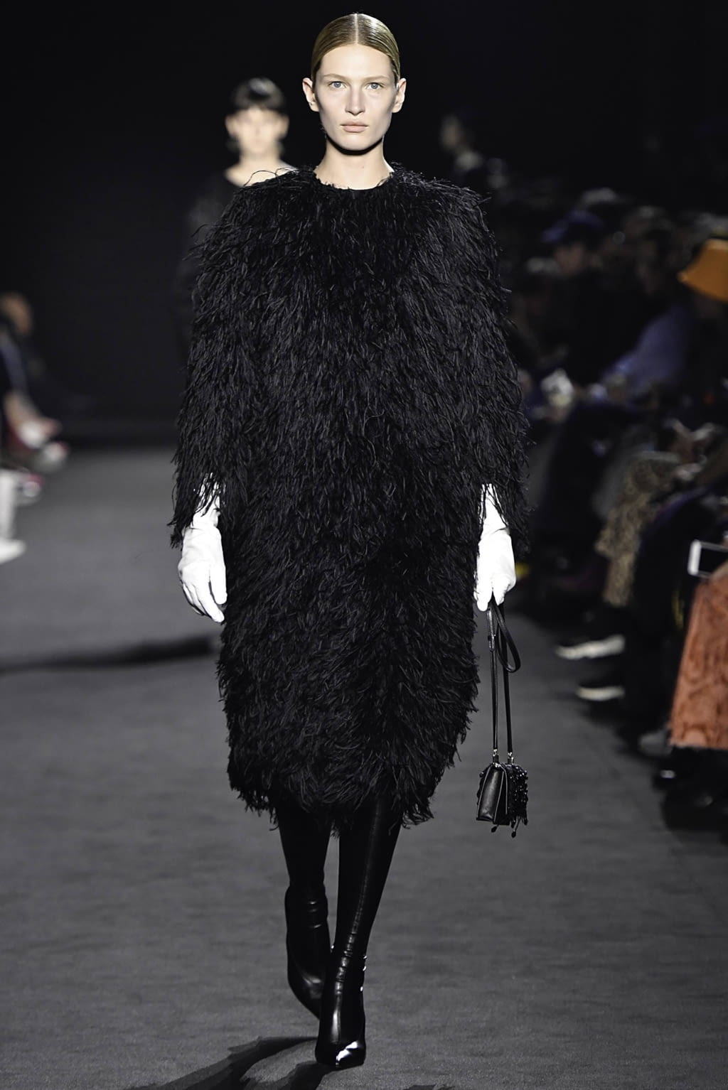 Fashion Week Paris Fall/Winter 2019 look 7 de la collection Rochas womenswear