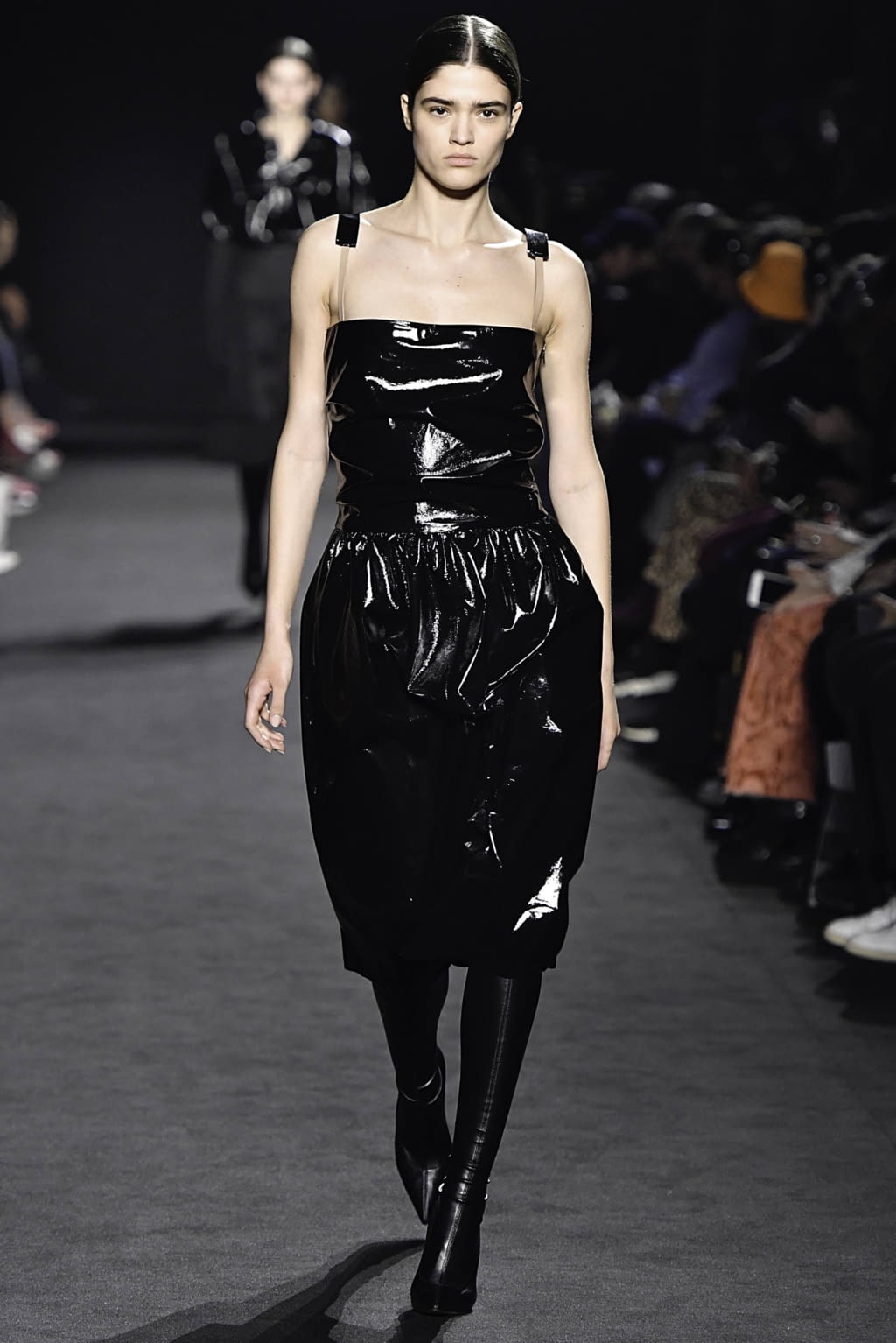 Fashion Week Paris Fall/Winter 2019 look 10 from the Rochas collection 女装