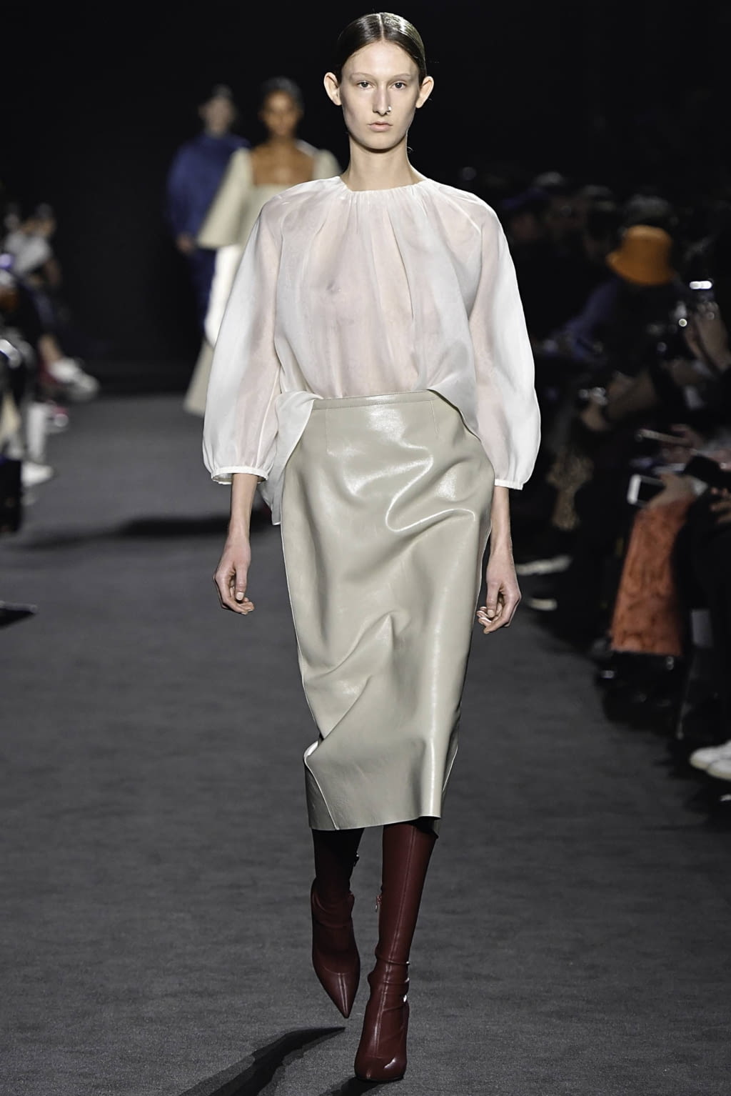Fashion Week Paris Fall/Winter 2019 look 18 de la collection Rochas womenswear