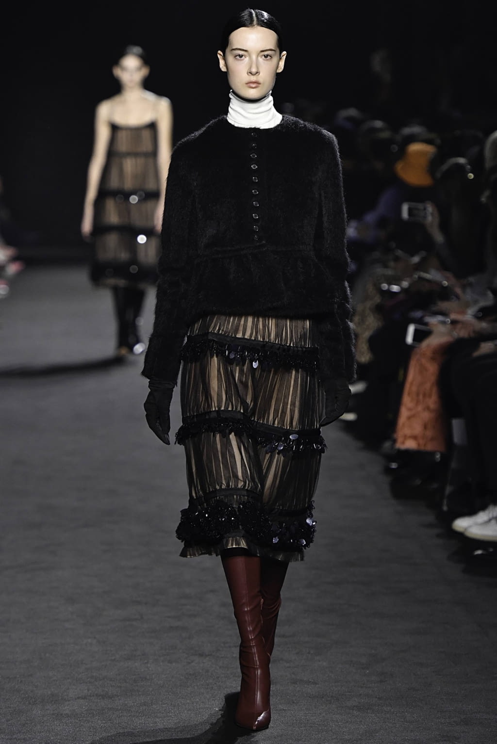 Fashion Week Paris Fall/Winter 2019 look 21 from the Rochas collection 女装