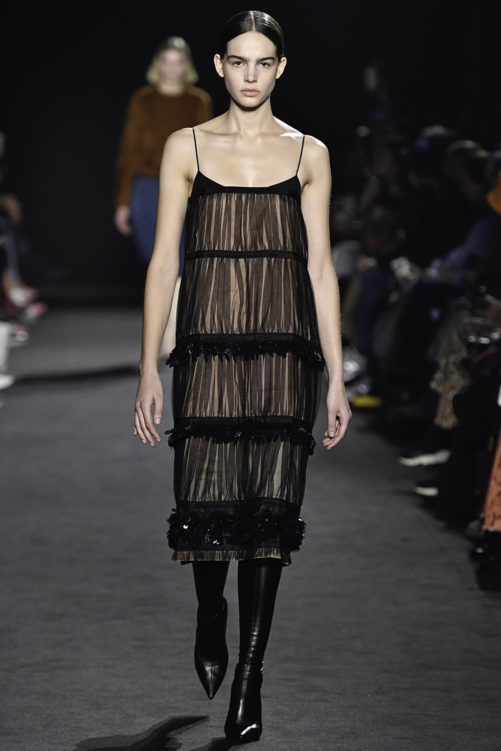 Fashion Week Paris Fall/Winter 2019 look 22 from the Rochas collection womenswear