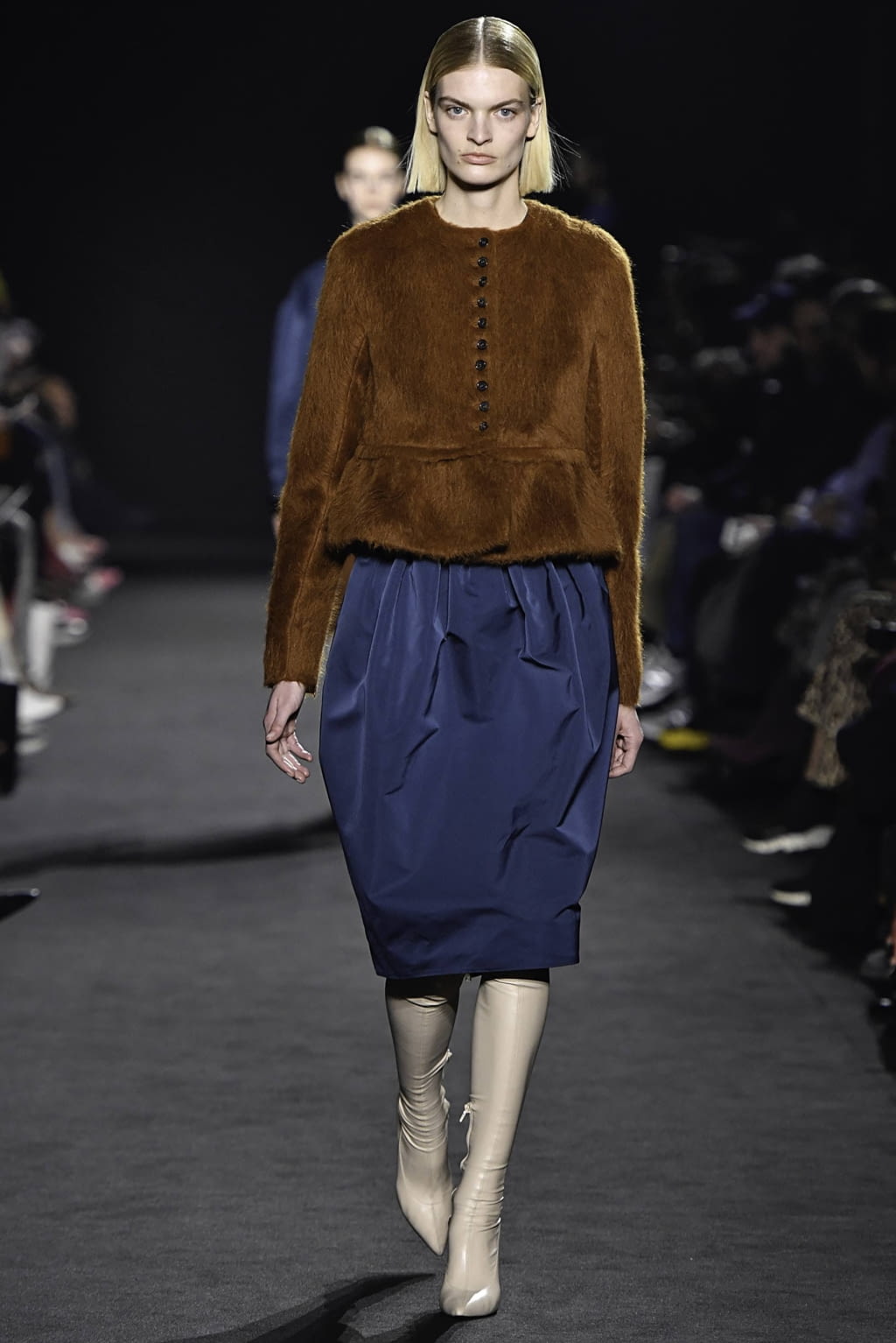 Fashion Week Paris Fall/Winter 2019 look 23 from the Rochas collection womenswear