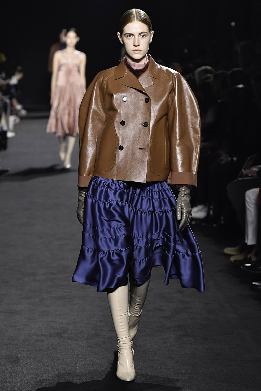 Fashion Week Paris Fall/Winter 2019 look 26 from the Rochas collection 女装