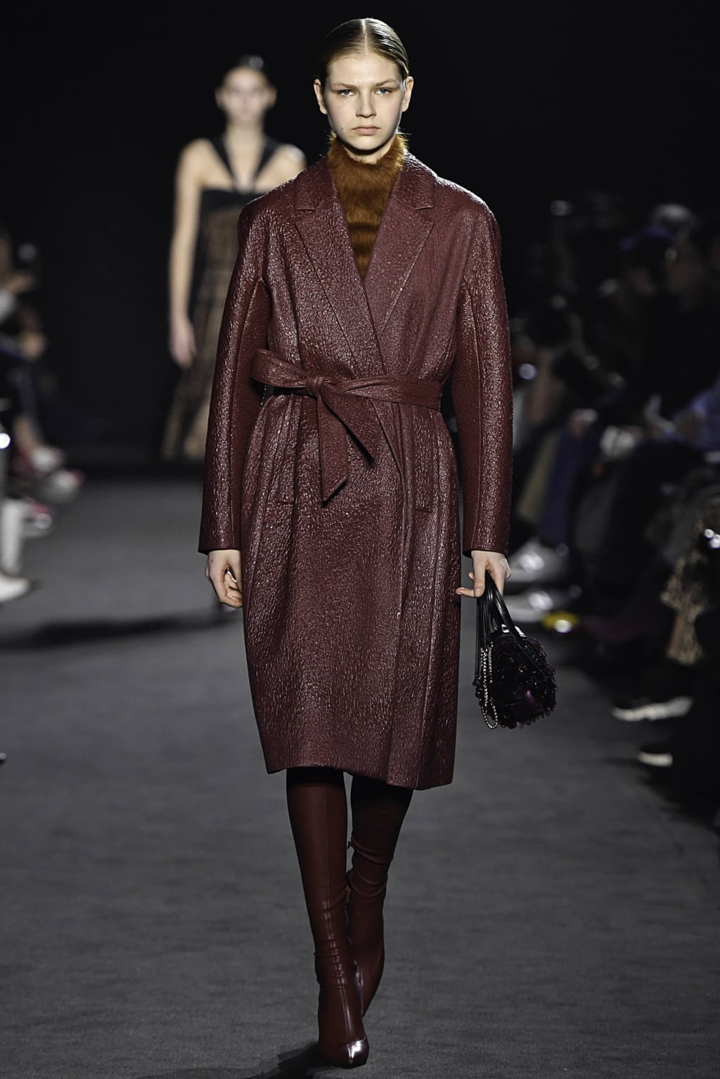 Fashion Week Paris Fall/Winter 2019 look 29 from the Rochas collection 女装