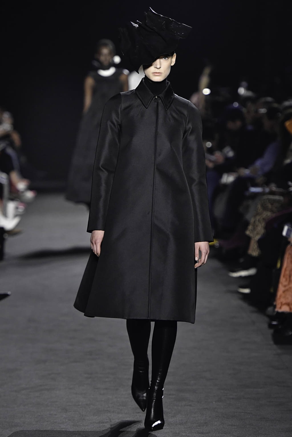Fashion Week Paris Fall/Winter 2019 look 31 from the Rochas collection 女装