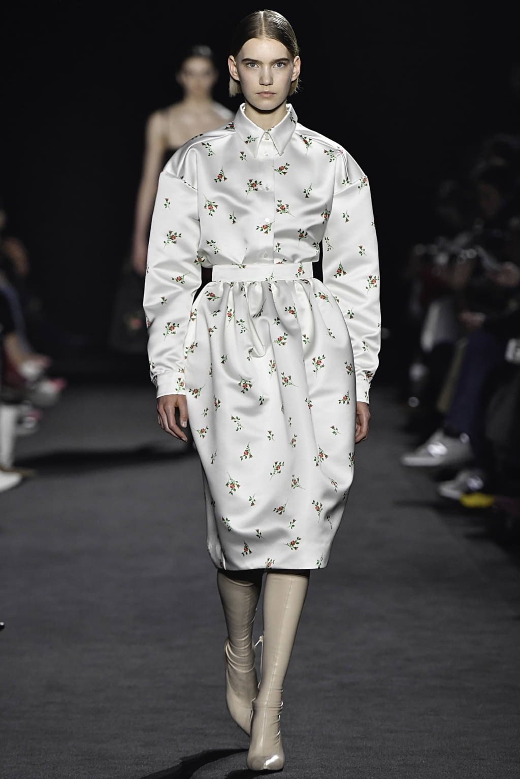 Fashion Week Paris Fall/Winter 2019 look 33 from the Rochas collection 女装