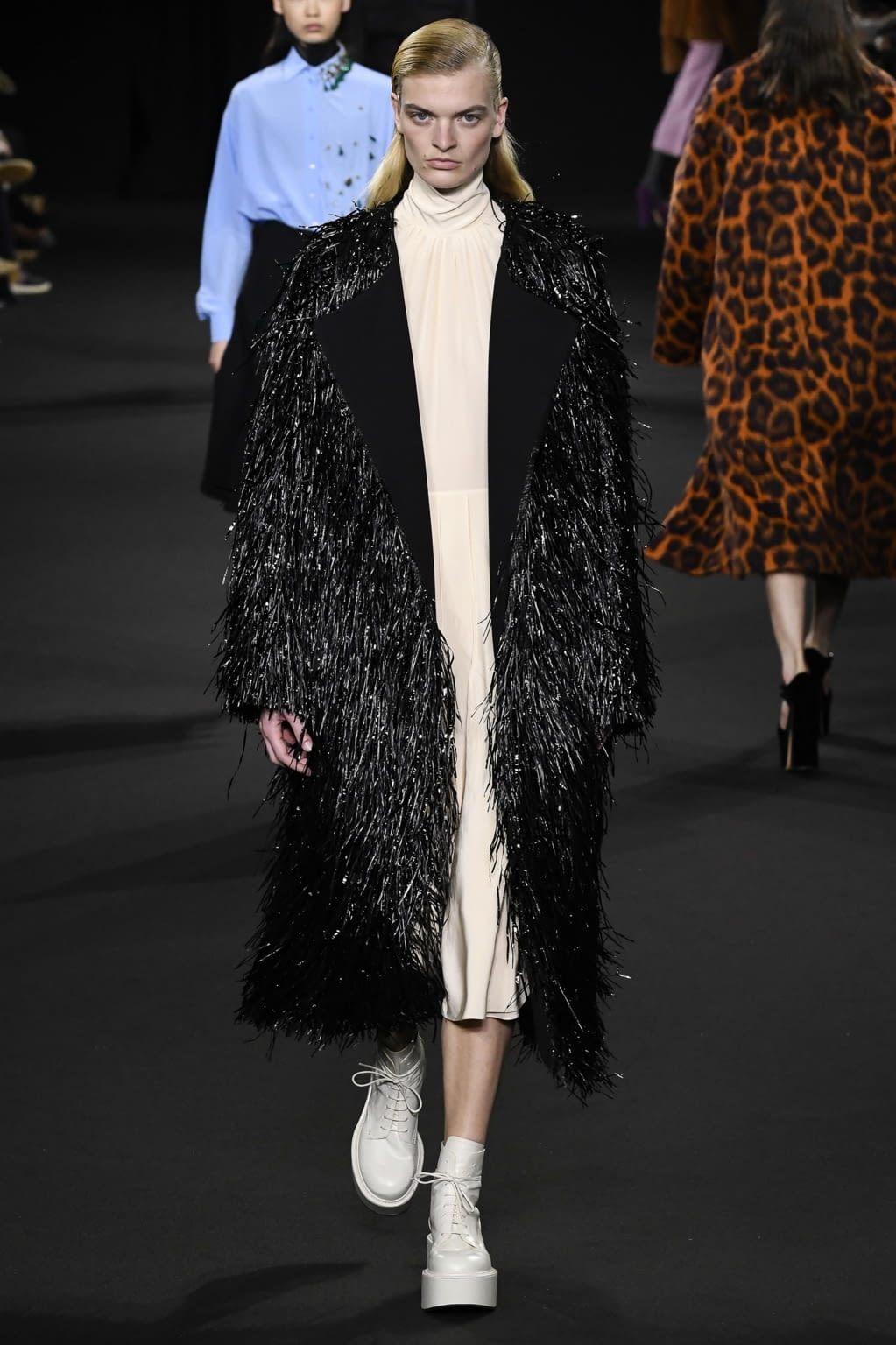 Fashion Week Paris Fall/Winter 2020 look 19 from the Rochas collection womenswear