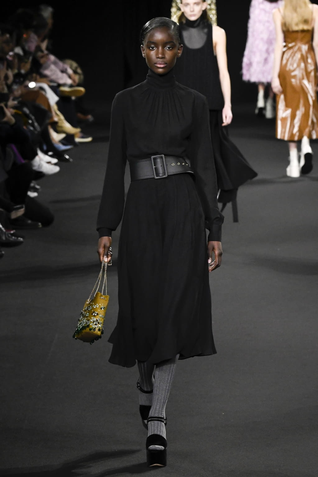 Fashion Week Paris Fall/Winter 2020 look 28 from the Rochas collection 女装