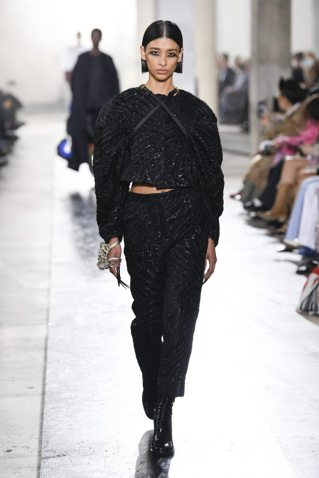 Fashion Week Paris Fall/Winter 2022 look 18 de la collection Rochas womenswear