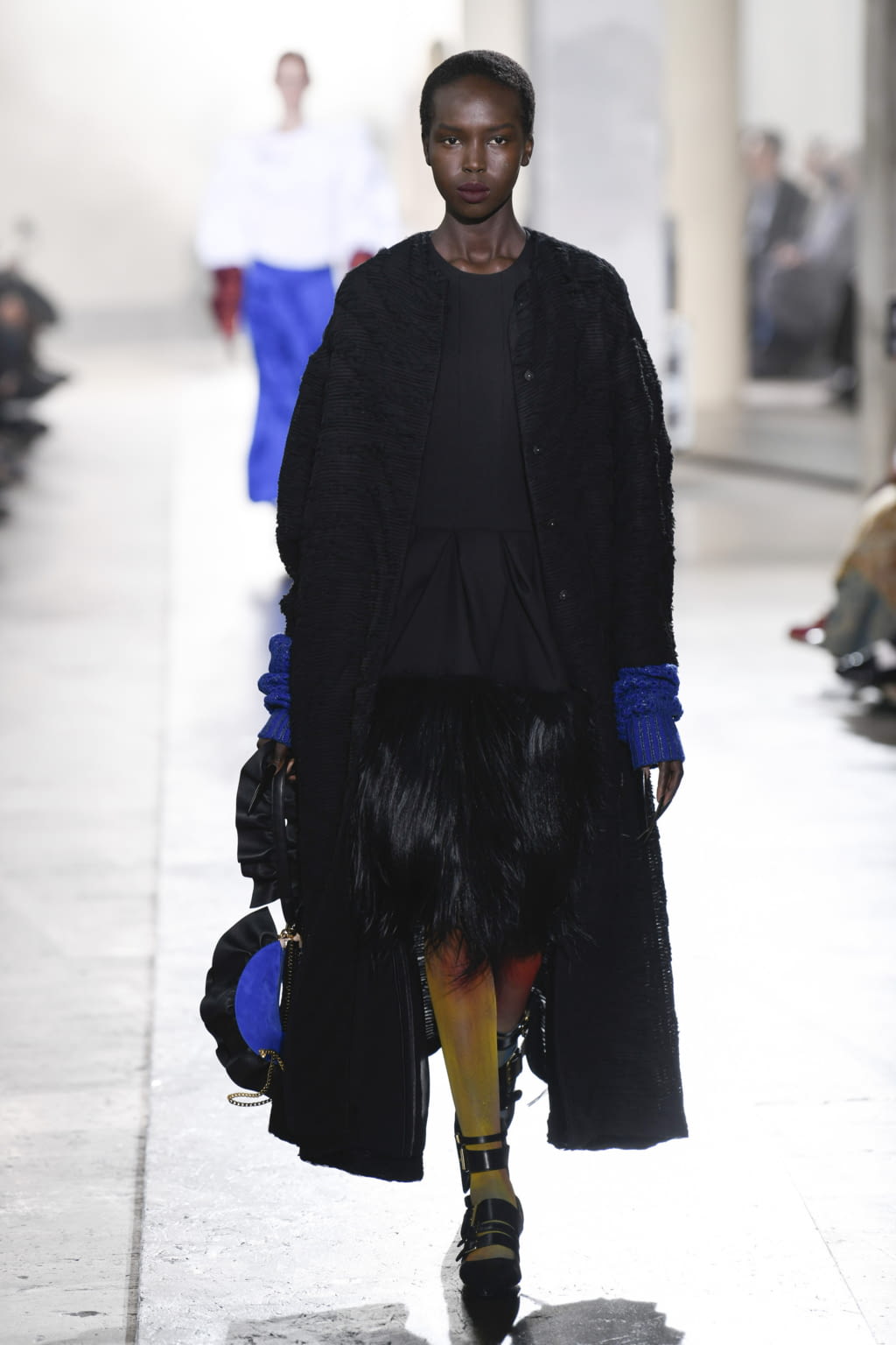 Fashion Week Paris Fall/Winter 2022 look 19 from the Rochas collection 女装