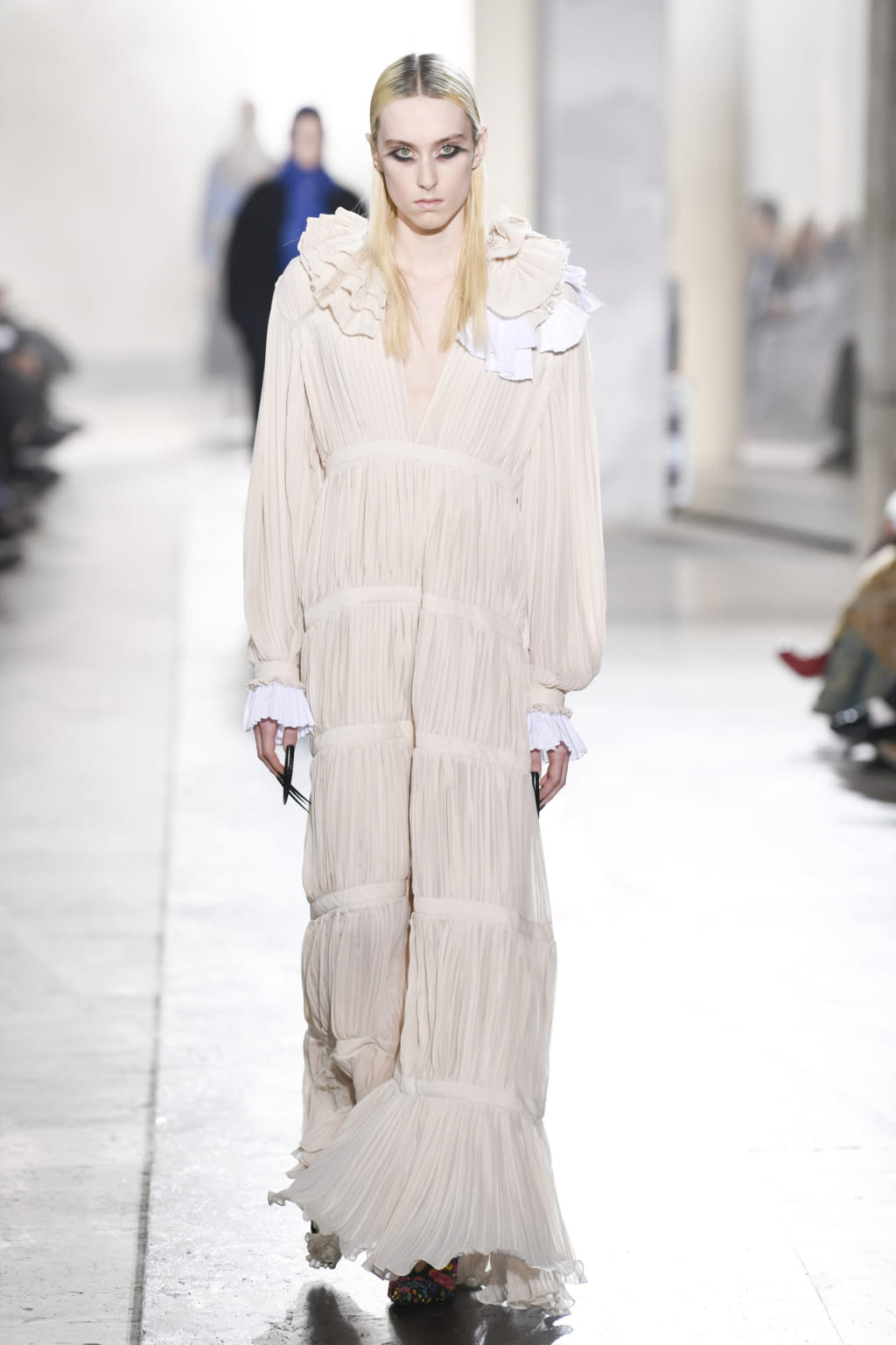 Fashion Week Paris Fall/Winter 2022 look 21 from the Rochas collection 女装