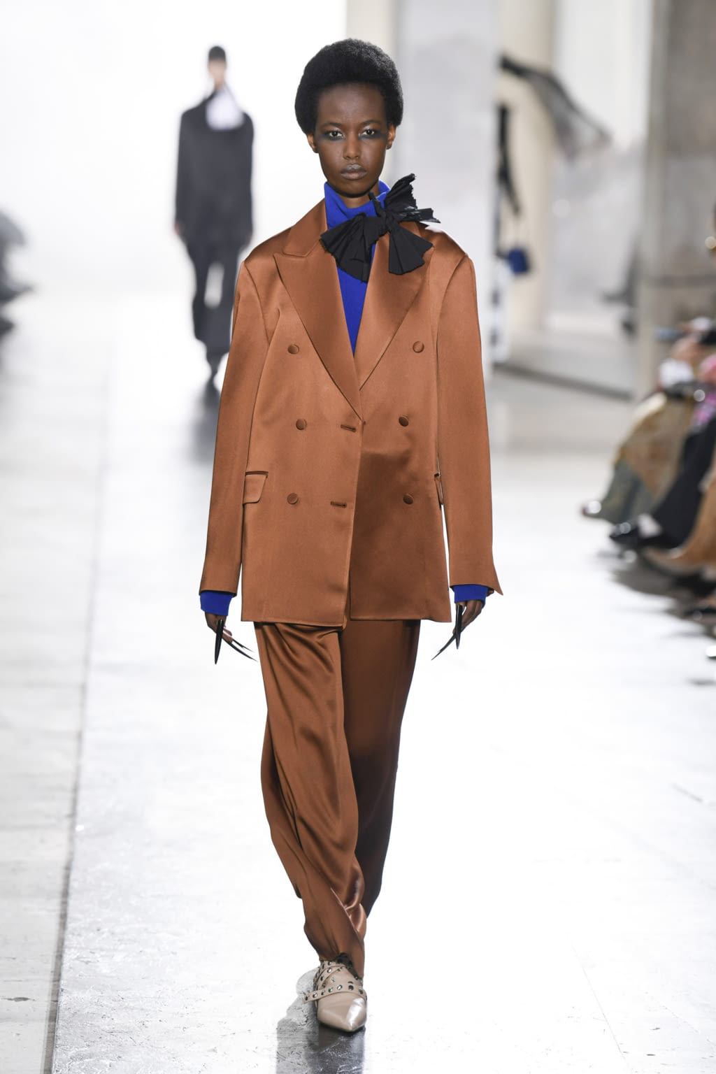 Fashion Week Paris Fall/Winter 2022 look 24 from the Rochas collection womenswear